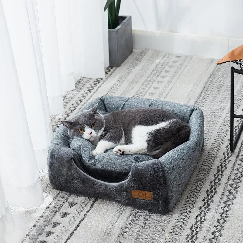 Casa Cerrada para Gatos – Cama Cálida de Invierno